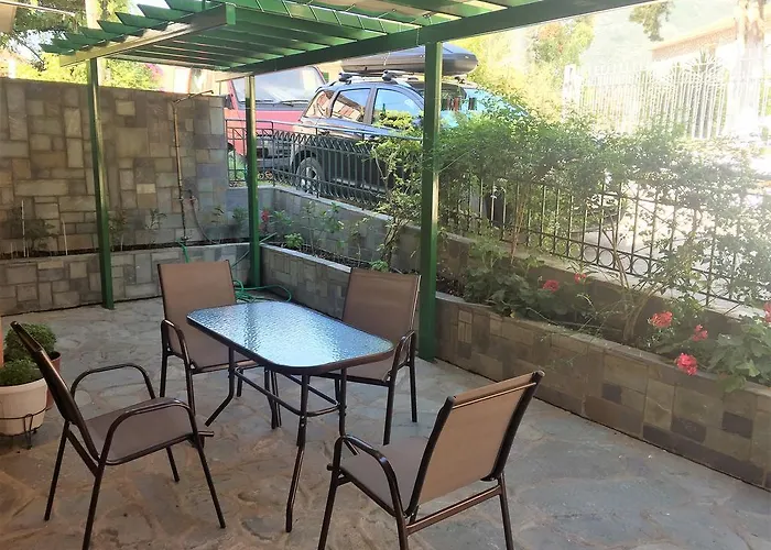 Georgakis George Rooms